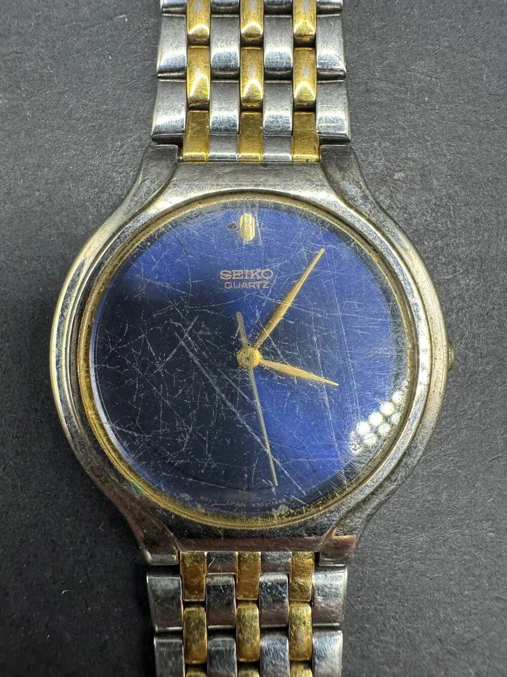 Seiko V701-1K29 Two Tone Quartz Wristwatch Blue Dial Silver Gold Bracelet